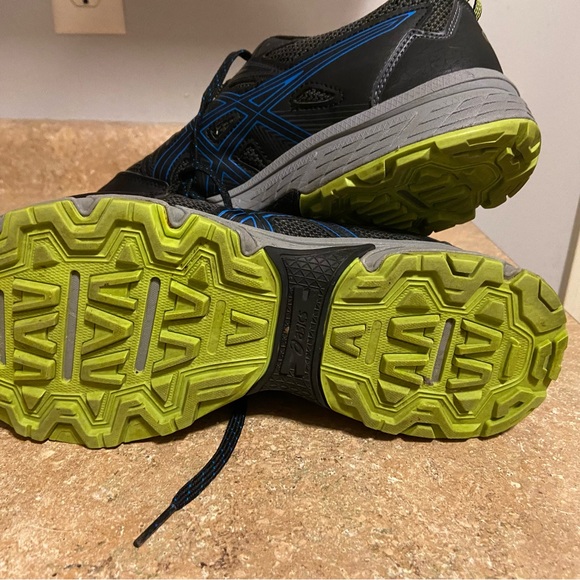 EUC ASICS GEL Venture size 9 - Picture 3 of 4